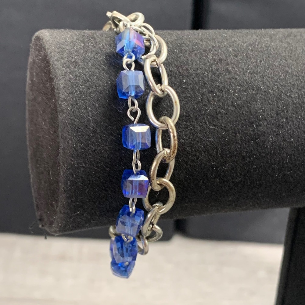 Blue Faceted Cube Bead and Silver Tone Link Double Strand Bracelet 6.5"